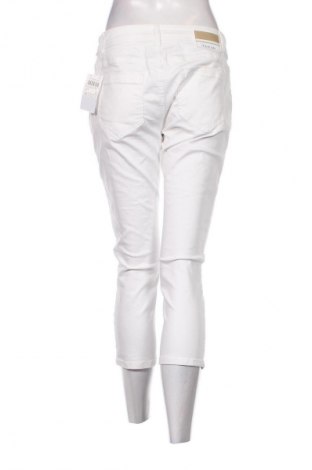 Damen Jeans Taifun, Größe M, Farbe Weiß, Preis 26,99 €