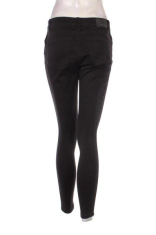 Blugi de femei Vero Moda, Mărime M, Culoare Negru, Preț 30,99 Lei