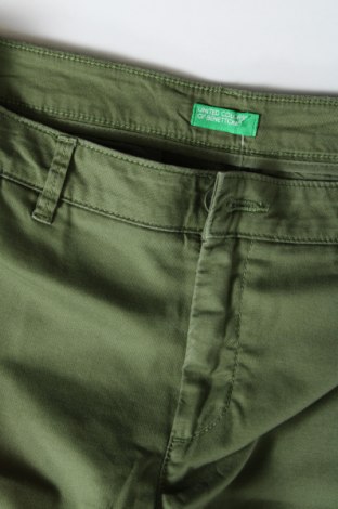 Pantaloni scurți de femei United Colors Of Benetton, Mărime S, Culoare Verde, Preț 125,94 Lei