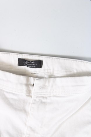 Pantaloni de femei Bershka, Mărime XS, Culoare Alb, Preț 44,99 Lei