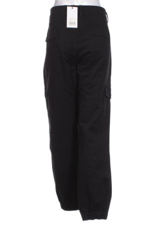 Pantaloni de femei Dan Fox X About You, Mărime XXL, Culoare Negru, Preț 305,92 Lei