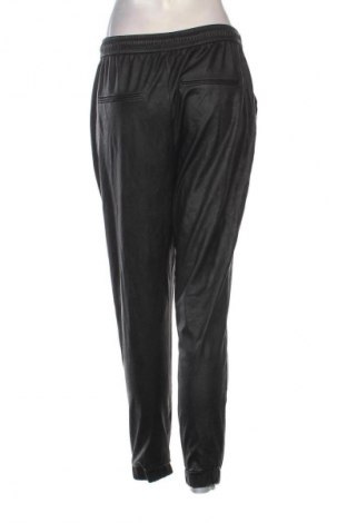 Damenhose Pull&Bear, Größe L, Farbe Schwarz, Preis 5,99 €