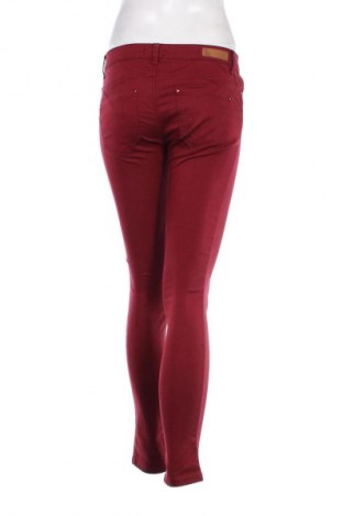 Damenhose Stradivarius, Größe M, Farbe Rot, Preis € 4,99