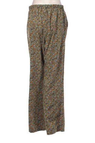 Pantaloni de femei Vero Moda, Mărime M, Culoare Multicolor, Preț 26,99 Lei