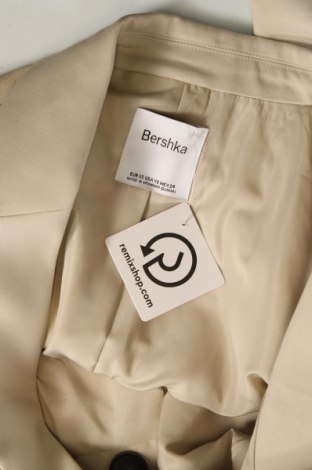 Дамско сако Bershka, Размер XS, Цвят Бежов, Цена 48,88 лв.