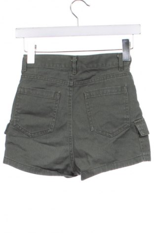 Kinder Shorts Page One, Größe 8-9y/ 134-140 cm, Farbe Grün, Preis 1,99 €