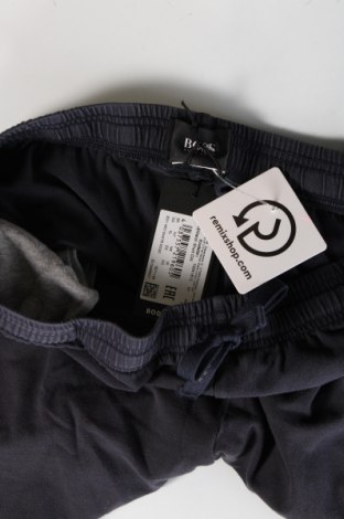 Pantaloni scurți de bărbați BOSS, Mărime XL, Culoare Albastru, Preț 582,24 Lei