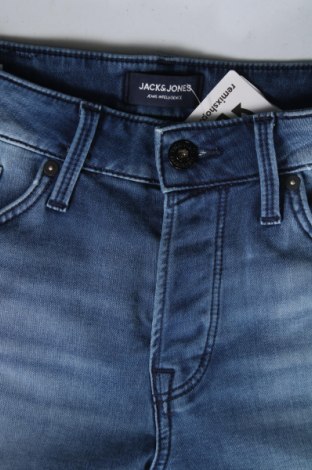 Pantaloni scurți de bărbați Jack & Jones, Mărime S, Culoare Albastru, Preț 269,99 Lei