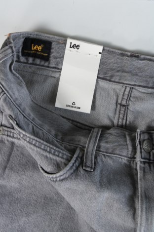 Pantaloni scurți de bărbați Lee, Mărime M, Culoare Gri, Preț 177,99 Lei