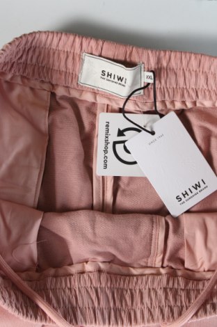 Pantaloni scurți de bărbați Shiwi, Mărime XXL, Culoare Roz, Preț 203,95 Lei