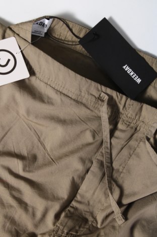 Herren Shorts Weekday, Größe M, Farbe Grün, Preis 6,79 €