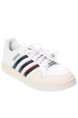 Încălțăminte bărbătească Adidas Originals, Mărime 42, Culoare Alb, Preț 307,99 Lei