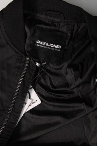 Geacă de bărbati Jack & Jones, Mărime S, Culoare Negru, Preț 130,99 Lei