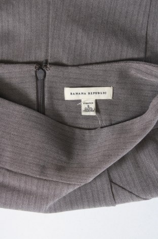 Пола Banana Republic, Размер XS, Цвят Сив, Цена 8,49 лв.