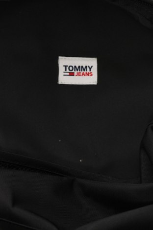 Раница Tommy Hilfiger, Цвят Черен, Цена 127,99 лв.