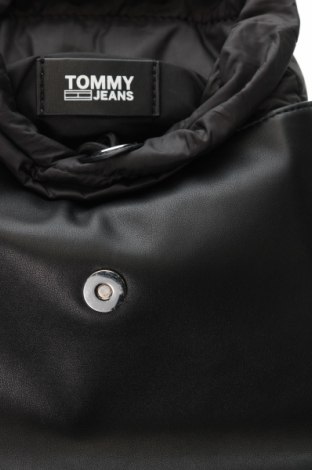 Раница Tommy Jeans, Цвят Черен, Цена 75,49 лв.