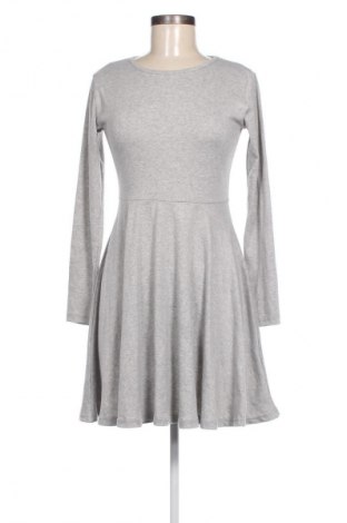 Kleid, Größe S, Farbe Grau, Preis 5,99 €