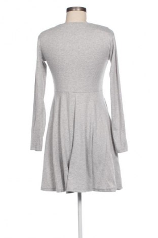 Kleid, Größe S, Farbe Grau, Preis € 5,99