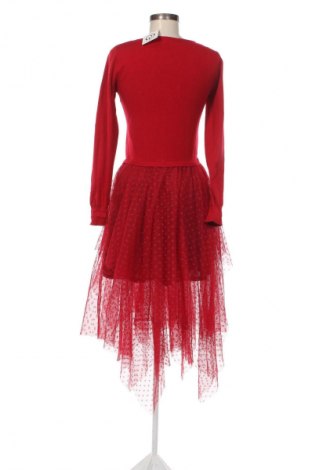 Kleid, Größe M, Farbe Rot, Preis € 5,99