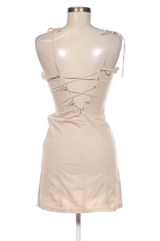 Kleid Jennyfer, Größe S, Farbe Beige, Preis 27,70 €