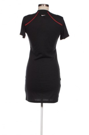 Kleid Nike, Größe S, Farbe Schwarz, Preis 55,99 €