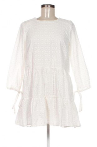 Kleid Sinsay, Größe S, Farbe Weiß, Preis 14,83 €