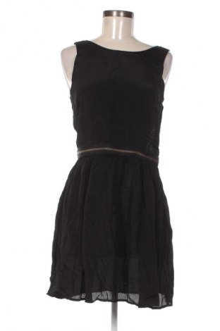 Kleid Topshop, Größe M, Farbe Schwarz, Preis 12,62 €