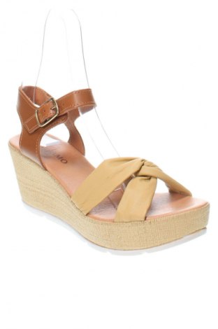 Sandalen, Größe 40, Farbe Beige, Preis 13,49 €