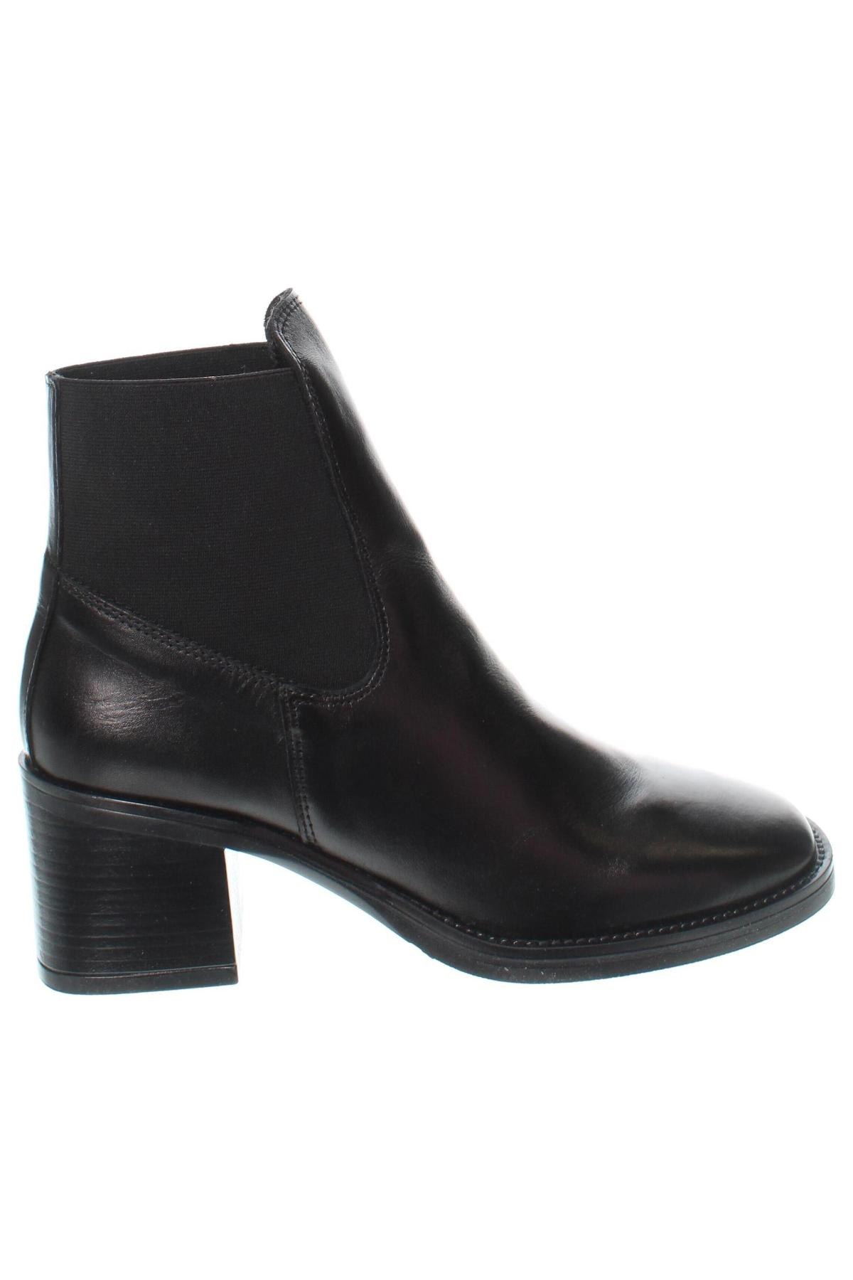 Botine de damă Bullboxer, Mărime 41, Culoare Negru, Preț 254,99 Lei