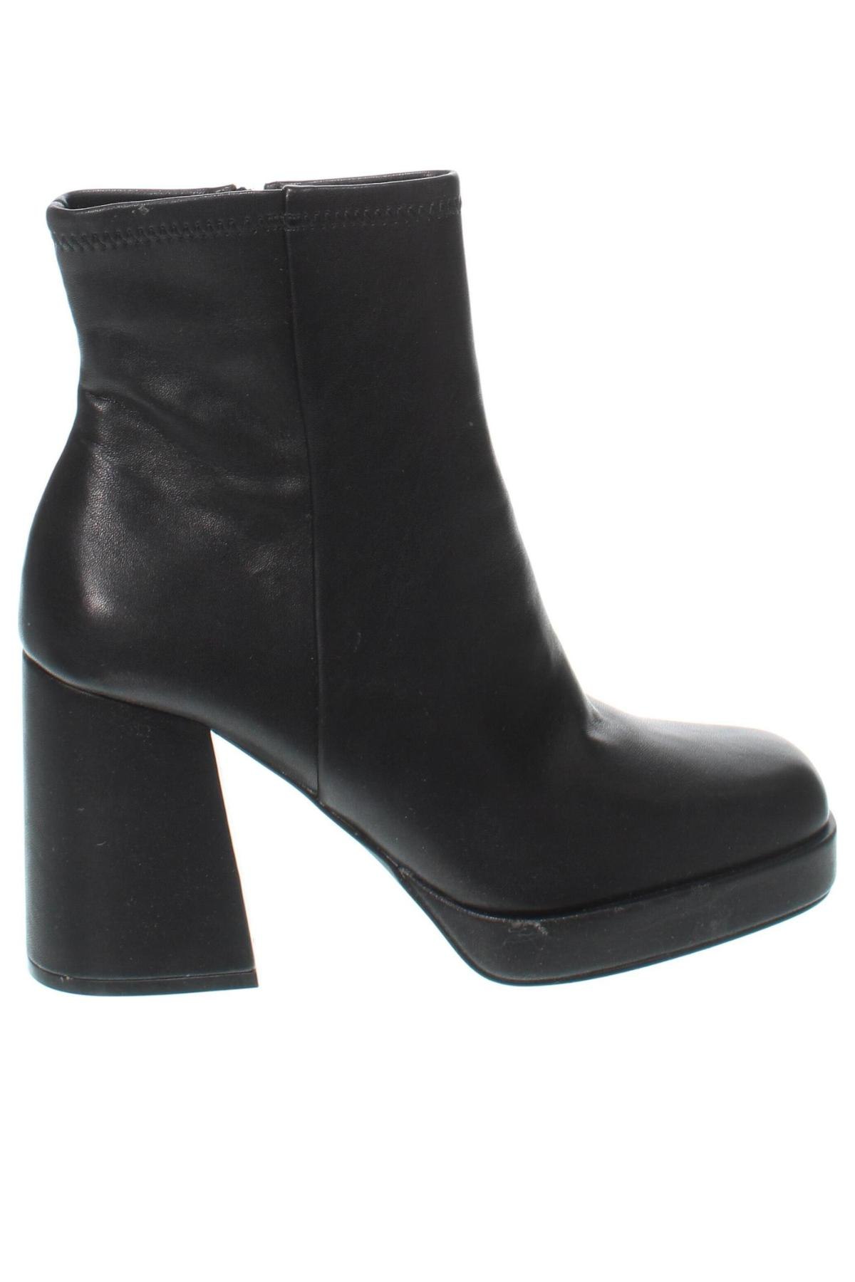 Botine de damă Steve Madden, Mărime 39, Culoare Negru, Preț 358,99 Lei