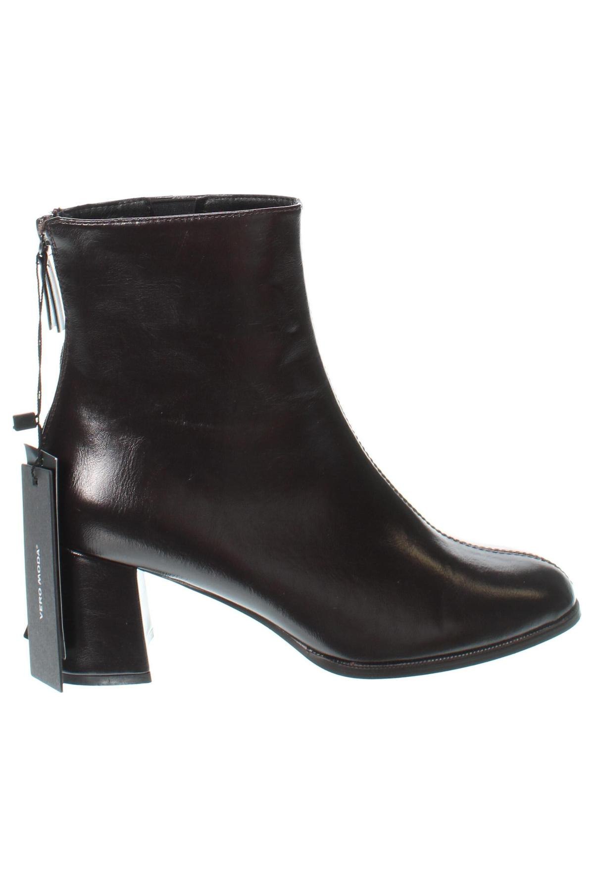 Botine de damă Vero Moda, Mărime 41, Culoare Maro, Preț 111,99 Lei