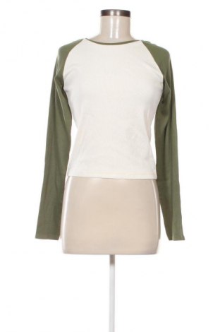 Damen Shirt Cropp, Größe L, Farbe Mehrfarbig, Preis 39,39 €