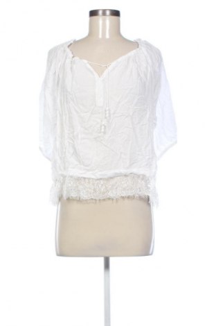 Γυναικεία μπλούζα Gina Tricot, Μέγεθος M, Χρώμα Λευκό, Τιμή 6,99 €