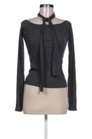Dámská halenka Pull&Bear, Velikost L, Barva Šedá, Cena  239,00 Kč