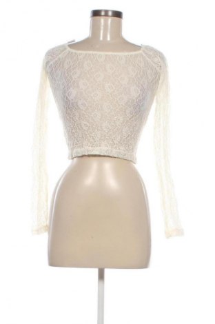 Damen Shirt Stradivarius, Größe M, Farbe Ecru, Preis 9,72 €