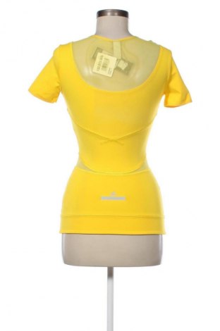 Дамска тениска Adidas By Stella McCartney, Размер XS, Цвят Жълт, Цена 87,98 лв.
