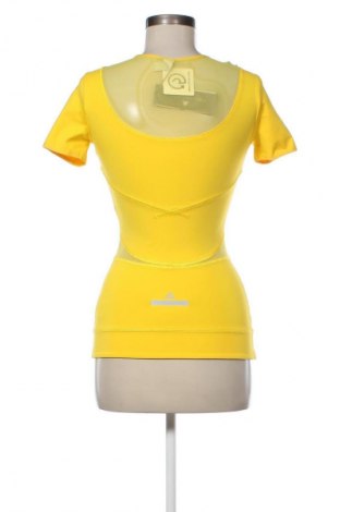 Дамска тениска Adidas By Stella McCartney, Размер XS, Цвят Жълт, Цена 62,56 лв.