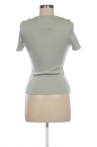 Γυναικείο t-shirt Calvin Klein Jeans, Μέγεθος S, Χρώμα Πράσινο, Τιμή 53,99 €
