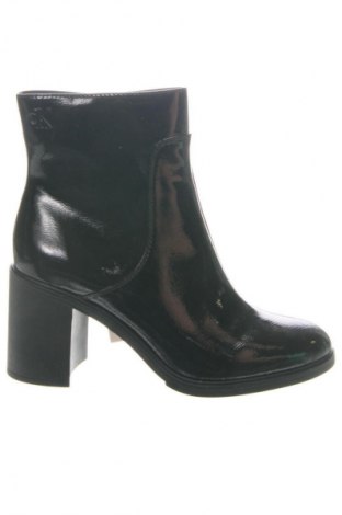 Dámské boty  Calvin Klein Jeans, Velikost 40, Barva Černá, Cena  2 329,00 Kč