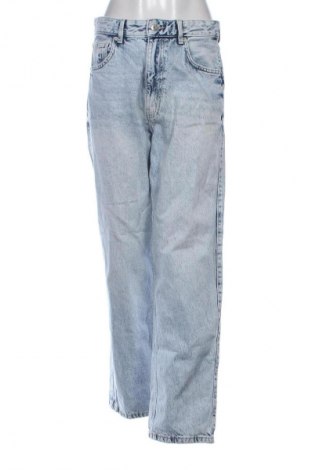 Γυναικείο Τζίν Bershka, Μέγεθος S, Χρώμα Μπλέ, Τιμή 20,58 €