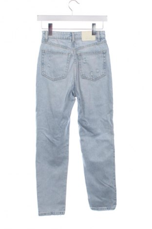 Γυναικείο Τζίν Bershka, Μέγεθος XS, Χρώμα Μπλέ, Τιμή 9,99 €