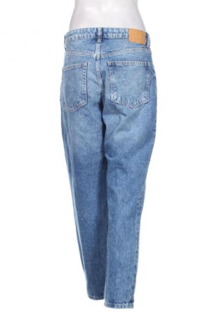 Γυναικείο Τζίν Bershka, Μέγεθος M, Χρώμα Μπλέ, Τιμή 8,99 €