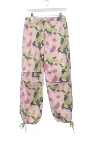 Дамски дънки Bershka, Размер XS, Цвят Многоцветен, Цена 29,99 лв.