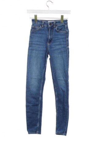 Dámske džínsy  Bershka, Veľkosť XXS, Farba Modrá, Cena  8,95 €