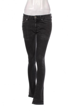 Дамски дънки Calvin Klein Jeans, Размер M, Цвят Сив, Цена 68,99 лв.