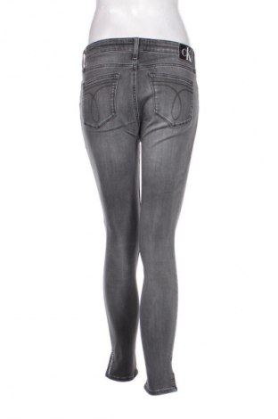 Dámské džíny  Calvin Klein Jeans, Velikost M, Barva Šedá, Cena  589,00 Kč