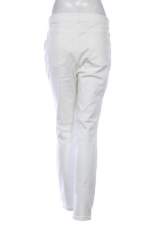 Blugi de femei Essentials, Mărime L, Culoare Alb, Preț 98,99 Lei