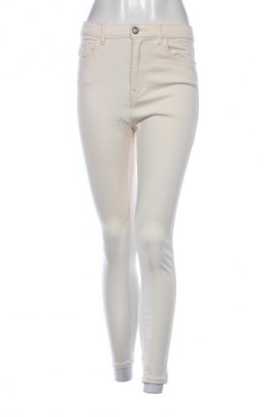 Damen Jeans Stradivarius, Größe M, Farbe Ecru, Preis € 9,99