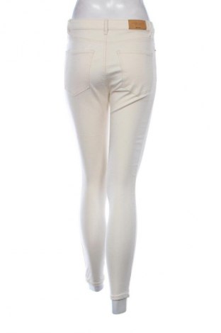 Damen Jeans Stradivarius, Größe M, Farbe Ecru, Preis € 9,99