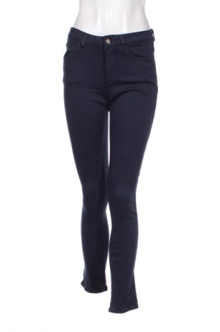 Damskie jeansy Zara, Rozmiar M, Kolor Niebieski, Cena 62,02 zł